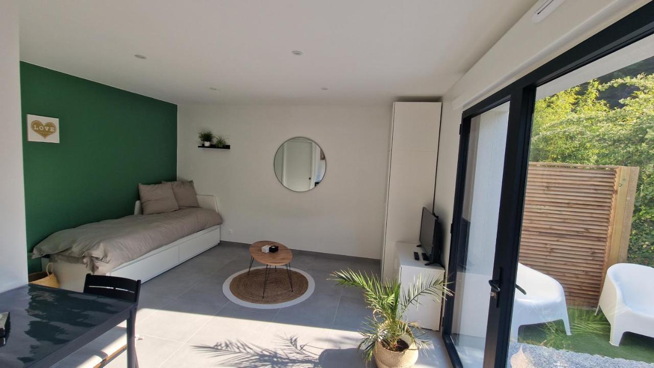 Le Patio : Studio Avec Exterieur Saint-Barthélemy-d’Anjou Kültér fotó