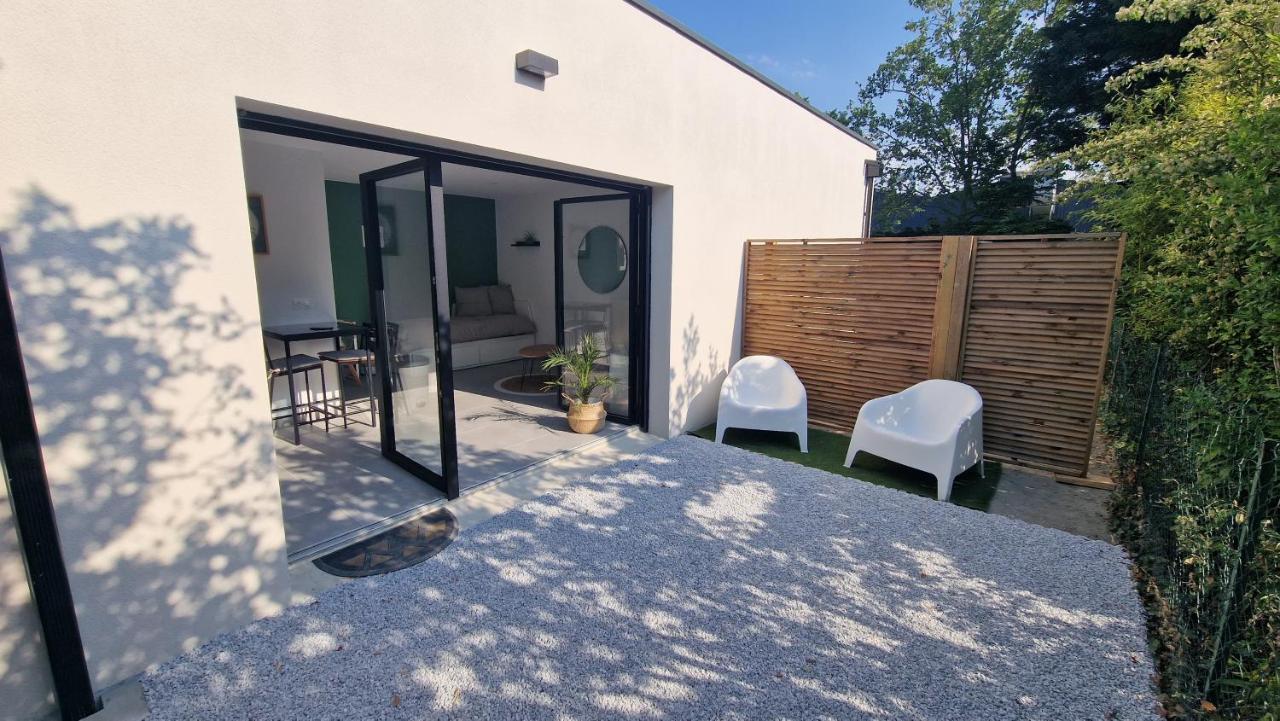 Le Patio : Studio Avec Exterieur Saint-Barthélemy-d’Anjou Kültér fotó